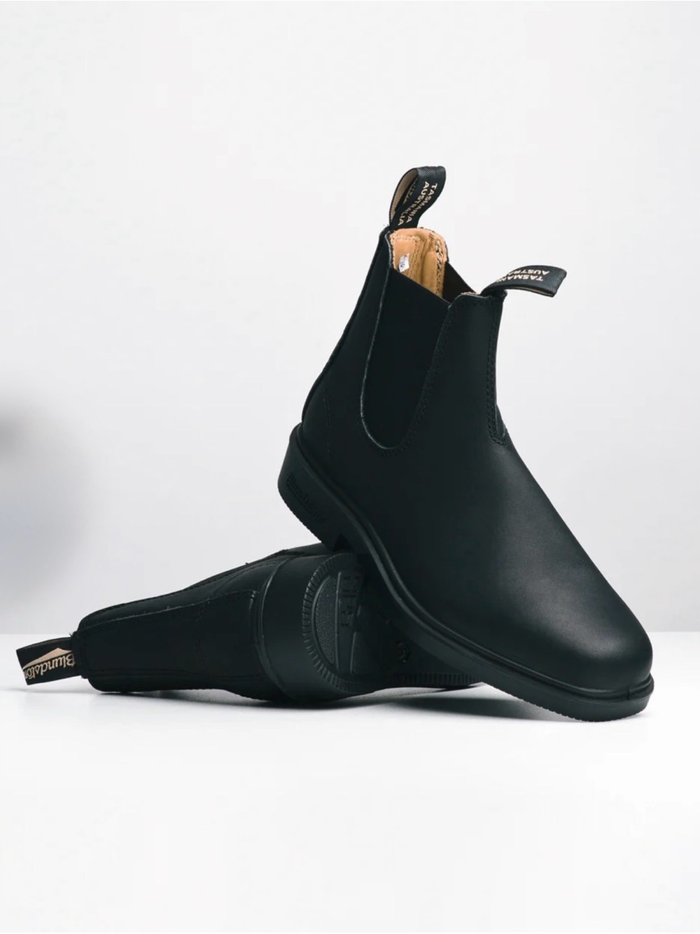 BLUNDSTONE DRESS BLACK LEATHER BOOT